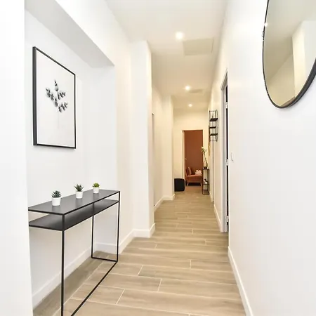 Apartment Cmg Boulevard Voltaire / Pere Lachaise *