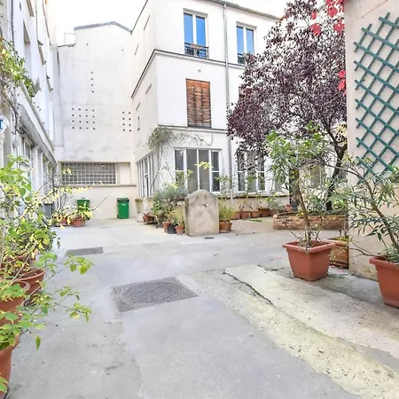 Cmg Boulevard Voltaire / Pere Lachaise *